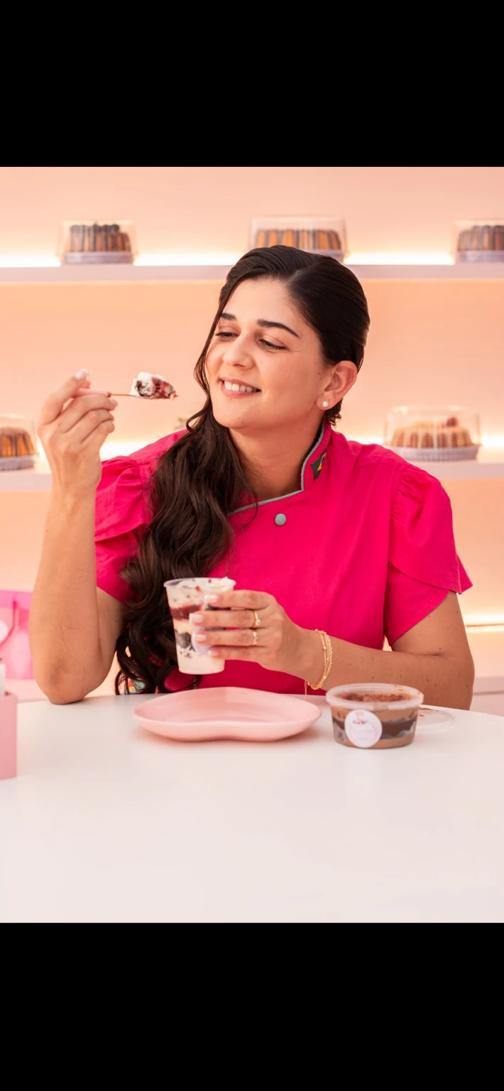 Denise Rocha na confeitaria